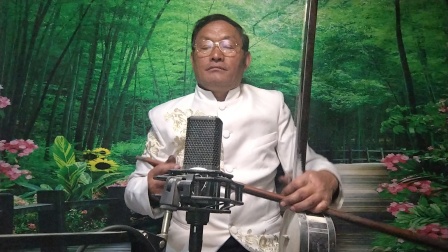 蓝瑞莲打水