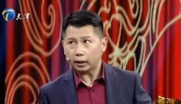 何云伟经典相声《教您学外语》爆笑来袭，学外语趣事引观众笑疯，速来观看！下载