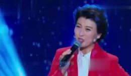 闫学晶现场演绎二人转《西厢记》,经典唱段深情动人,感受传统戏曲魅力 闫学晶现场演绎二人转《西厢记》,经典唱段深情动人,感受传统戏曲魅力