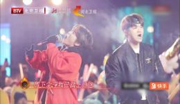 展展罗罗《沙漠骆驼》全场嗨唱，热血旋律点燃下载