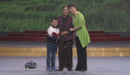 赵晓波现代二人转《带着陪婆婆改嫁》拉场戏，深情演绎孝道故事，在线下载！下载