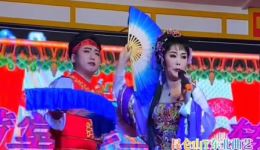 二人转《游西湖》赵晓波精彩演唱，经典悲切片段，不容错过的戏曲视听盛宴下载