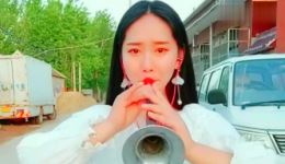 河南农村姑娘唢呐演奏《盗御马》片段，民间高手精彩演绎，原汁原味超好听