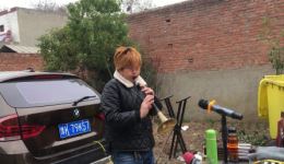 河南美女唢呐演奏《十五的月亮》，韵味十足，经典旋律在线畅听