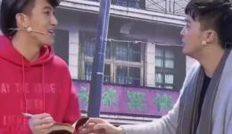 师帅张琛赵青怡搞笑小品《娱乐圈有真朋友吗》在线观看，观众掌声不断！下载