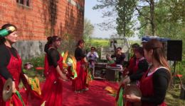 河南邓州市郑林大型唢呐锣鼓演奏《爱的奉献》，独特韵味超震撼！
