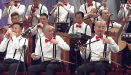 东北二人转经典小帽《双回门》贺钊高钊演绎，赵本山师徒伴奏，传统民俗韵味十足