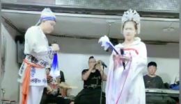 二人转《包公吊孝》悦悦兜兜精彩演绎，东北民俗特色经典戏曲在线下载下载