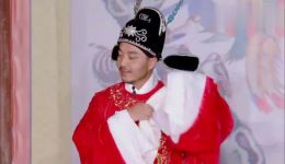 黄梅戏《女驸马》谢娜汪涵演唱 经典传奇剧情 民女救夫智斗传奇下载