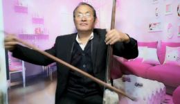 蓝瑞莲打水