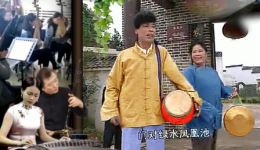 老夫妻唱门歌