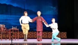 烟台京剧院京剧《烟台解放》《沙家浜》选场演出,红色经典戏曲在线下载 烟台京剧院京剧《烟台解放》《沙家浜》选场演出,红色经典戏曲在线下载