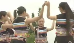 云南山歌对唱《哥年轻来妹年轻》在线下载,原汁原味民间情歌 云南山歌对唱《哥年轻来妹年轻》在线下载,原汁原味民间情歌