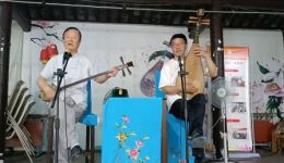 苏州评弹《杨乃武与小白菜》片段《密室相会》顾永祥弹唱,经典评弹选段在线聆听 苏州评弹《杨乃武与小白菜》片段《密室相会》顾永祥弹唱,经典评弹选段在线聆听