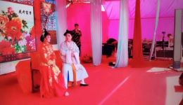 荆州花鼓戏《忠孝两全》搞笑片段在线观看，传统戏曲幽默演绎精彩呈现