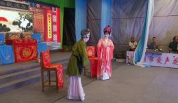 荆州花鼓戏《全家福》退寿礼选段,周丽华主演经典戏曲在线下载 荆州花鼓戏《全家福》退寿礼选段,周丽华主演经典戏曲在线下载