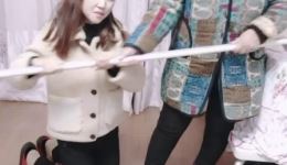儿媳跪娘莫让娘再走