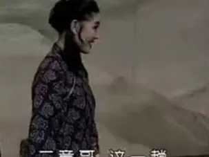 土炕上的女人