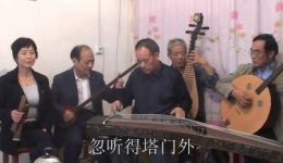 青蛇探塔