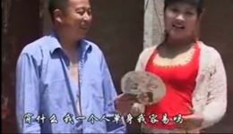 精彩民间小调村主任与小寡妇趣味互动，爆笑剧情不容错过