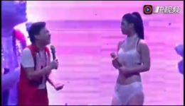 东北二人转夫妻搞笑片段，地道幽默演绎，畅享欢乐视听盛宴