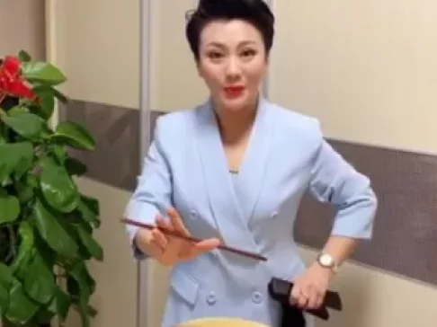 京韵大鼓《放眼乾坤映彩虹》杨菲演唱，抗疫主题经典曲艺作品在线下载下载