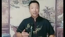 珊珊作画