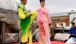 二人转《阴魂阵》艳龙月月演唱，高清MP4戏曲视频下载，经典正戏全场呈现下载