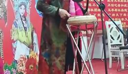小两口争灯