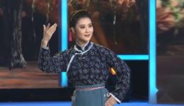 京剧《沙家浜》智斗片段陈张霞王宁孟宪腾精彩演绎，经典唱段在线下载下载