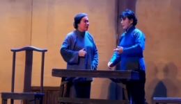 京剧样板戏《红灯记》第七场群众帮助在线观看与下载，经典红色戏曲资源