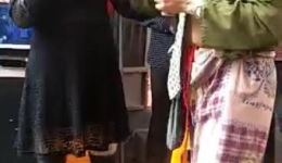 傻子拜寿
