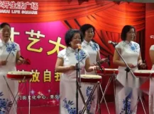万里春光