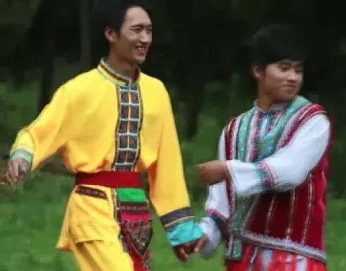 贵州山歌《千古留名在人间》张馨月李赛萍等演唱，经典山歌在线下载，感受人间真情韵味