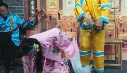 二夹弦经典《小姑贤》吴兰英陈秀芝演唱,传统戏曲在线下载 二夹弦经典《小姑贤》吴兰英陈秀芝演唱,传统戏曲在线下载