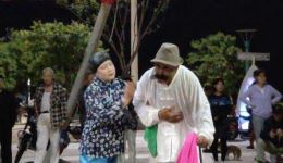 京韵大鼓《老来难》在线观看明月千里夫妻组合深情演绎,孝亲经典不容错过 京韵大鼓《老来难》在线观看明月千里夫妻组合深情演绎,孝亲经典不容错过