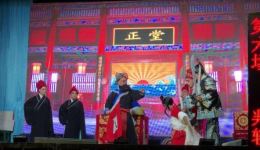 三女抢板