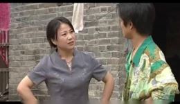寡妇给村长送礼