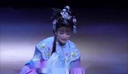 碧桃花开