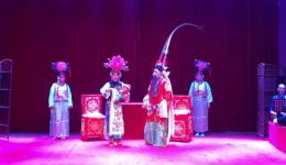 京剧《坐宫》李娅蓝陈志杰演唱，经典唱段在线下载下载