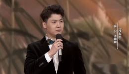 裘识孟雨润精彩演唱京剧《沙家浜》，经典唱腔回味无穷，速来下载！下载
