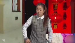 小品《门里门外》屈俊光张瑞雪爆笑演绎，反锁情节笑料十足，快来下载观看！下载