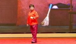现代京剧样板戏《红灯记》仇恨入心要发芽贾丽克精彩演绎在线下载