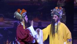 越剧《狸猫换太子》第四场立储经典宫廷大戏,宁波市海曙区横街镇金海越剧团精彩演绎 越剧《狸猫换太子》第四场立储经典宫廷大戏,宁波市海曙区横街镇金海越剧团精彩演绎