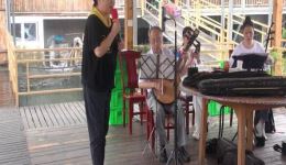 黄梅戏《一闻此言生死定》黄代玉演唱,经典戏曲选段在线下载 黄梅戏《一闻此言生死定》黄代玉演唱,经典戏曲选段在线下载